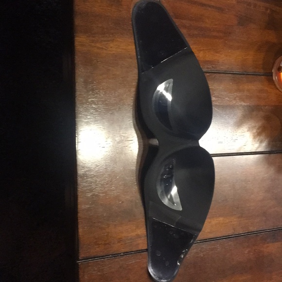 Reusable strapless bra - Picture 2 of 3